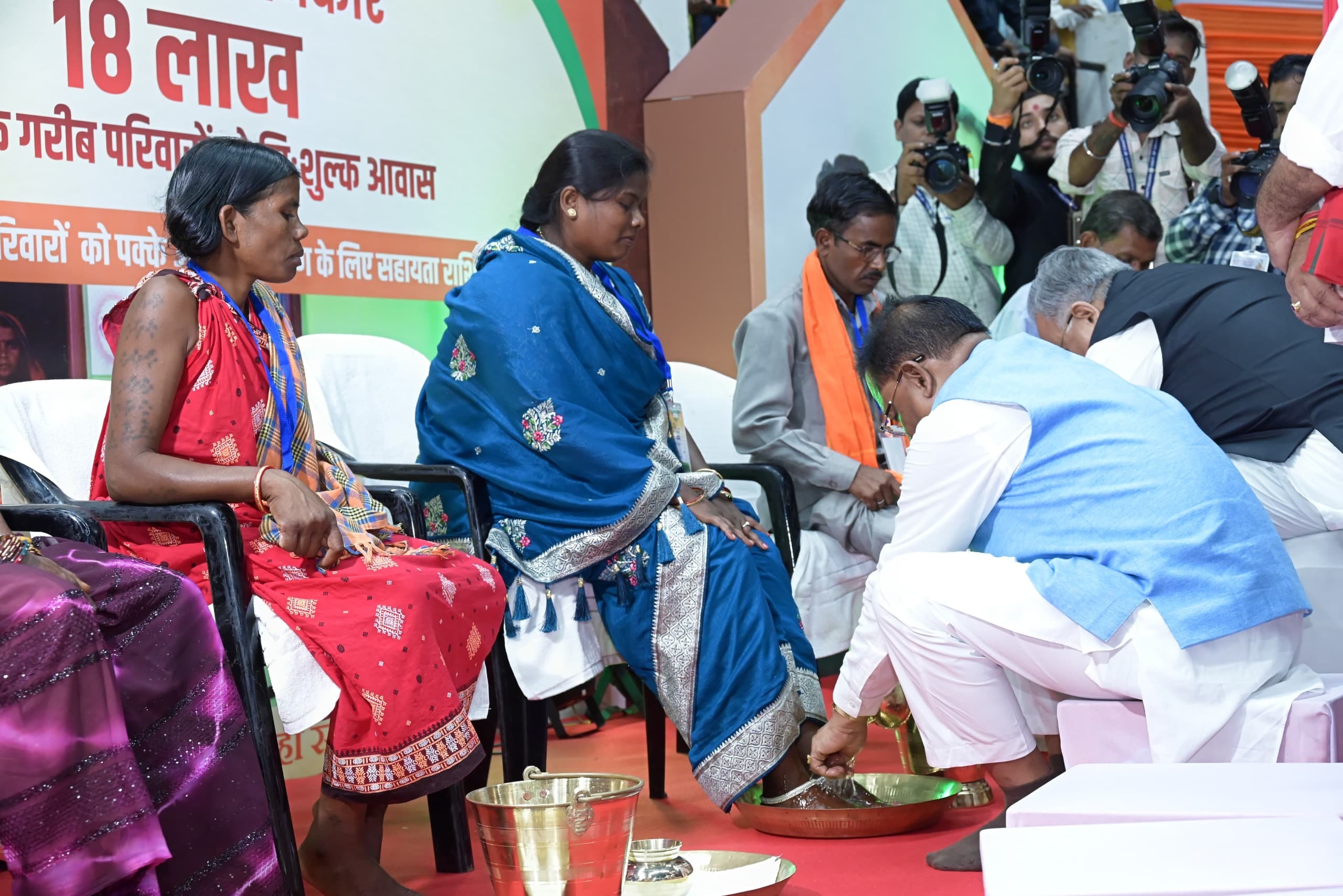 मोर आवास मोर अधिकार :  मुख्यमंत्री श्री विष्णुदेव साय ने आवास हितग्राहियों का किया अभिनंदन